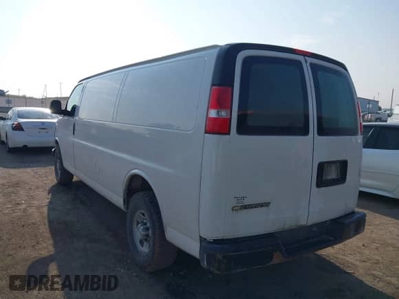 2017 Chevrolet Express Cargo with VIN 1GCWGBFF1H1136625, listed as a IAAI auction lot 43149664 with 207,694 mi miles and . Bid and sale history available at DreamBid. Image 3.