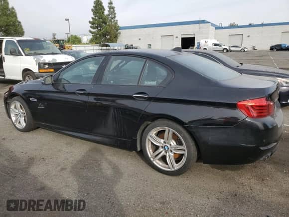 2015 BMW 5 Series 535d xDrive z VIN WBAFV3C57FD686864, wystawiony jako Copart lot #79525354 z przebiegiem Nie podano mil oraz Czysty tytuł • Clean title. Historia ofert i sprzedaży dostępna na DreamBid. Obrazek 2.