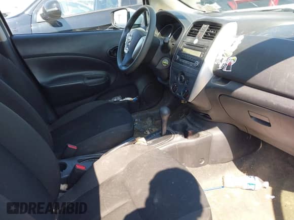 2015 Nissan Note SV z VIN 3N1CE2CP4FL393499, wystawiony jako IAAI lot #43207820 z przebiegiem 171 324 mil mil oraz . Historia ofert i sprzedaży dostępna na DreamBid. Obrazek 5.