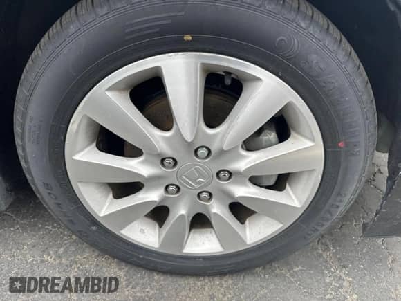 2017 Honda Accord Touring z VIN JHMCR6F74HC017371, wystawiony jako Copart lot #56739555 z przebiegiem 95 930 mil mil oraz Czysty tytuł • Clean title. Historia ofert i sprzedaży dostępna na DreamBid. Obrazek 25.