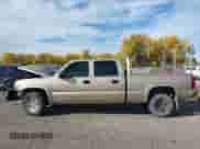 2005 Chevrolet Silverado 1500HD LS с VIN 1GCGK13U75F937557, выставлен на аукционе IAAI как лот 40634385 с пробегом 187 292 миль миль и . История ставок и продаж доступна на DreamBid. Изображение 14.