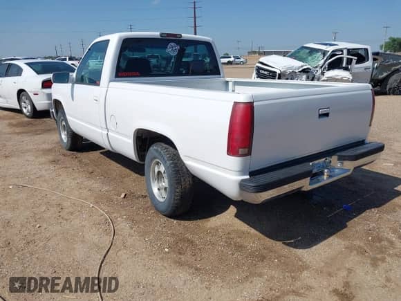 1995 Chevrolet Silverado 1500 z VIN 1GCEC14Z8SZ217712, wystawiony jako IAAI lot #42459235 z przebiegiem 172 963 mil mil oraz . Historia ofert i sprzedaży dostępna na DreamBid. Obrazek 3.