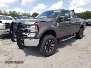 2020 Ford F-250 XL с VIN 1FT7X2BN5LEE72152, выставлен на аукционе Copart как лот 48145395 с пробегом 20 757 миль миль и Списание • Salvage title. История ставок и продаж доступна на DreamBid. Изображение 1.