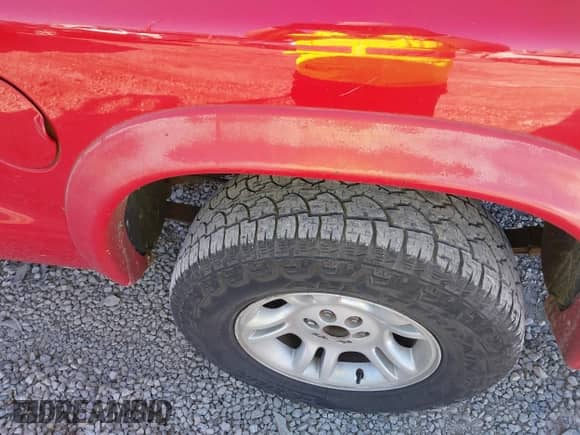 2003 Dodge Dakota Sport with VIN 1D7HL38N73S299948, listed as a IAAI auction lot 41392261 with 271,377 mi miles and . Bid and sale history available at DreamBid. Image 6.