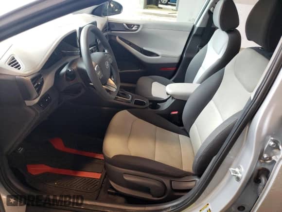 2020 Hyundai Ioniq Blue с VIN KMHC65LC6LU214739, выставлен на аукционе Copart как лот 46074454 с пробегом 36 508 миль миль и . История ставок и продаж доступна на DreamBid. Изображение 7.