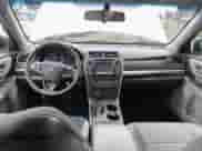 2015 Toyota Camry LE z VIN 4T1BD1FK3FU168482, wystawiony jako Copart lot #91081815 z przebiegiem 263 499 mil mil oraz Czysty tytuł • Clean title. Historia ofert i sprzedaży dostępna na DreamBid. Obrazek 9.