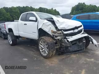 2015 Chevrolet Colorado 2WD WT z VIN 1GCHSAEA0F1142873, wystawiony jako IAAI lot #43031419 z przebiegiem 176 545 mil mil oraz . Historia ofert i sprzedaży dostępna na DreamBid. Obrazek 1.