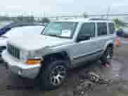 2007 Jeep Commander Sport с VIN 1J8HG48K57C632098, выставлен на аукционе IAAI как лот 42300239 с пробегом 311 738 миль миль и . История ставок и продаж доступна на DreamBid. Изображение 2.