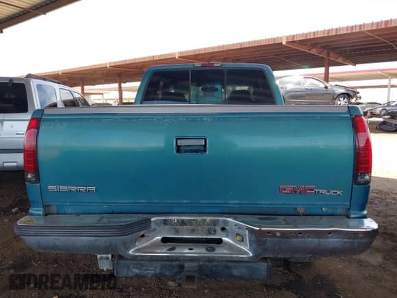 1997 GMC Sierra 1500 с VIN 2GTEC19R4V1529757, выставлен на аукционе IAAI как лот 42185407 с пробегом 289 041 миль миль и . История ставок и продаж доступна на DreamBid. Изображение 16.
