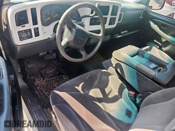 2000 GMC Sierra 1500 SL с VIN 1GTEC14W2YZ104062, выставлен на аукционе Copart как лот 69269805 с пробегом 115 046 миль миль и Чистый • Clean title. История ставок и продаж доступна на DreamBid. Изображение 8.