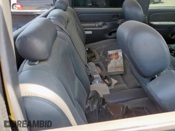 2003 Chevrolet Silverado 3500 LT z VIN 1GCJK33103F128132, wystawiony jako Copart lot #68076515 z przebiegiem 223 783 mil mil oraz Szkoda całkowita • Salvage title. Historia ofert i sprzedaży dostępna na DreamBid. Obrazek 10.