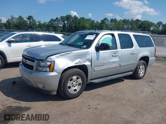 2012 Chevrolet Suburban LT с VIN 1GNSKJE70CR214816, выставлен на аукционе IAAI как лот 42709881 с пробегом 285 193 миль миль и . История ставок и продаж доступна на DreamBid. Изображение 17.