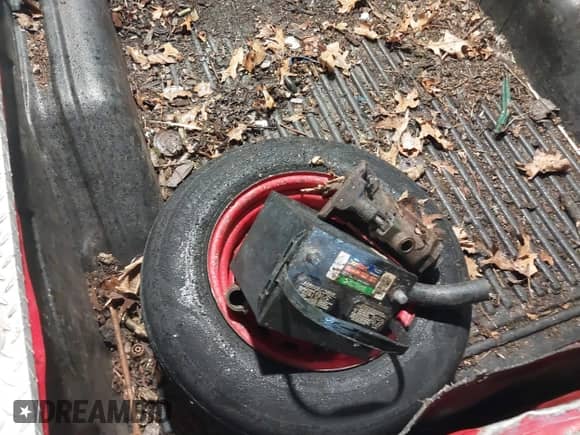 1997 GMC Sierra 1500 с VIN 1GTEC19W1VE552918, выставлен на аукционе IAAI как лот 41326294 с пробегом 252 477 миль миль и . История ставок и продаж доступна на DreamBid. Изображение 13.