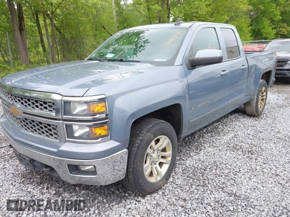 2015 Chevrolet Silverado 1500 LT z VIN 1GCVKREH9FZ273753, wystawiony jako IAAI lot #42343171 z przebiegiem 230 402 mil mil oraz . Historia ofert i sprzedaży dostępna na DreamBid. Obrazek 2.