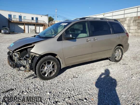 2005 Toyota Sienna LE with VIN 5TDBA23C85S044081, listed as a Copart auction lot 85082455 with 189,547 mi miles and Salvage title. Bid and sale history available at DreamBid. Image 1.