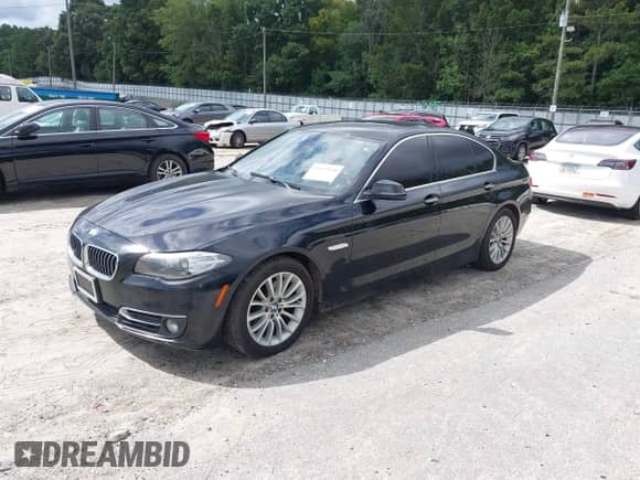 2015 BMW 5 Series 528i xDrive с VIN WBA5A7C58FD623139, выставлен на аукционе IAAI как лот 42979970 с пробегом 123 000 миль миль и . История ставок и продаж доступна на DreamBid. Изображение 2.