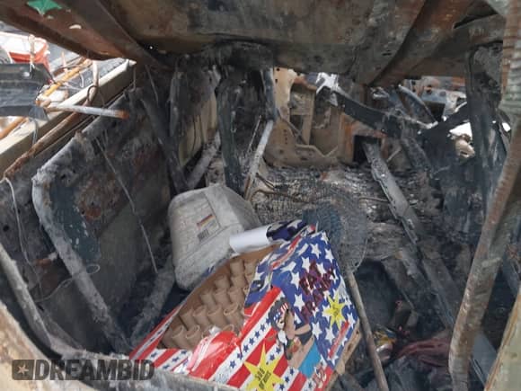 2011 GMC Sierra 1500 SLE z VIN 1GTR2VE3XBZ239040, wystawiony jako IAAI lot #42752848 z przebiegiem Nie podano mil oraz . Historia ofert i sprzedaży dostępna na DreamBid. Obrazek 8.