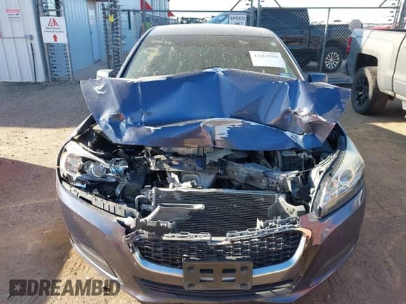 2015 Chevrolet Malibu LT z VIN 1G11C5SL6FF142898, wystawiony jako IAAI lot #43263504 z przebiegiem 132 766 mil mil oraz . Historia ofert i sprzedaży dostępna na DreamBid. Obrazek 6.