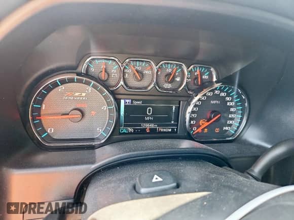 2015 Chevrolet Silverado 2500HD LTZ z VIN 1GC1KWE8XFF664201, wystawiony jako Copart lot #67785295 z przebiegiem 129 648 mil mil oraz Szkoda całkowita • Salvage title. Historia ofert i sprzedaży dostępna na DreamBid. Obrazek 9.