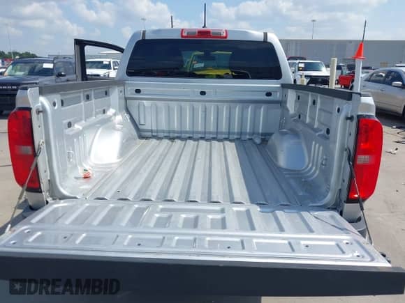 2017 Chevrolet Colorado 2WD WT с VIN 1GCGSBEAXH1140780, выставлен на аукционе IAAI как лот 42335328 с пробегом 132 481 миль миль и . История ставок и продаж доступна на DreamBid. Изображение 18.