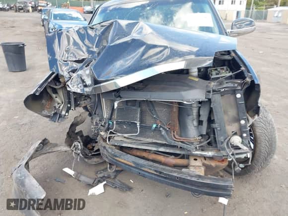 2007 Cadillac Escalade ESV with VIN 1GYFK66877R361861, listed as a IAAI auction lot 43125298 with 151,174 mi miles and . Bid and sale history available at DreamBid. Image 6.