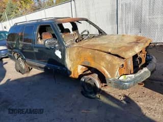 2001 Chevrolet Blazer LT с VIN 1GNDT13W81K244989, выставлен на аукционе IAAI как лот 43518485 с пробегом Не указан миль и . История ставок и продаж доступна на DreamBid. Изображение 1.