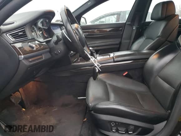 2010 BMW 7 Series 750i xDrive z VIN WBAKC6C58ACL67686, wystawiony jako Copart lot #84258524 z przebiegiem 117 057 mil mil oraz Szkoda całkowita • Salvage title. Historia ofert i sprzedaży dostępna na DreamBid. Obrazek 7.