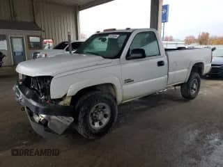 2005 Chevrolet Silverado 3500 с VIN 1GCHK34275E324244, выставлен на аукционе Copart как лот 81578204 с пробегом 93 152 миль миль и Списание • Salvage title. История ставок и продаж доступна на DreamBid. Изображение 1.