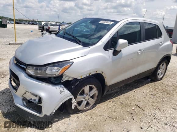 2022 Chevrolet Trax LS с VIN KL7CJKSM6NB526762, выставлен на аукционе Copart как лот 65289465 с пробегом 102 306 миль миль и Чистый • Clean title. История ставок и продаж доступна на DreamBid. Изображение 1.