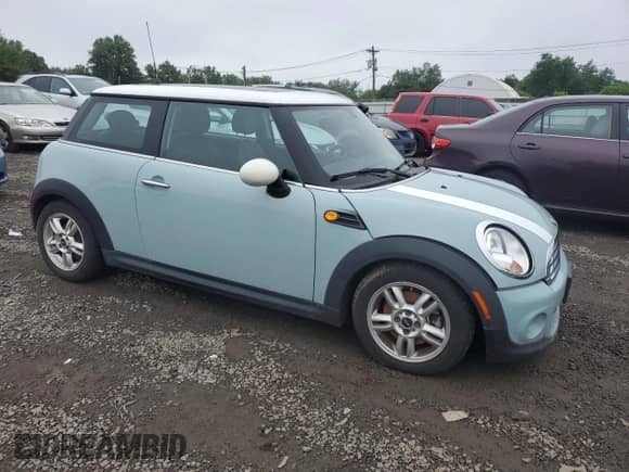 2013 MINI Hardtop with VIN WMWSU3C55DT546767, listed as a Copart auction lot 61287115 with 181,711 mi miles and Clean title. Bid and sale history available at DreamBid. Image 4.