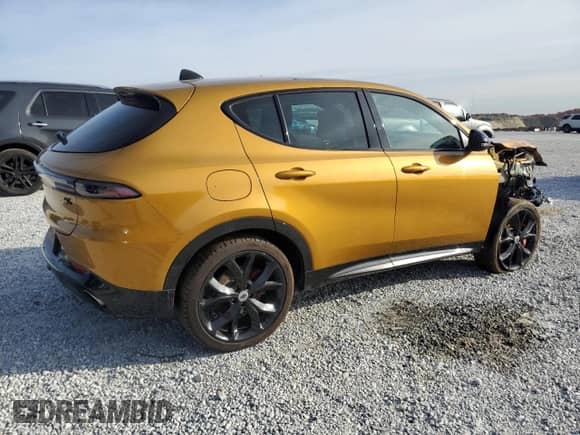 2024 Dodge Hornet R/T Plus z VIN ZACPDFDW6R3A11538, wystawiony jako Copart lot #83624664 z przebiegiem 9 571 mil mil oraz Szkoda całkowita • Salvage title. Historia ofert i sprzedaży dostępna na DreamBid. Obrazek 3.