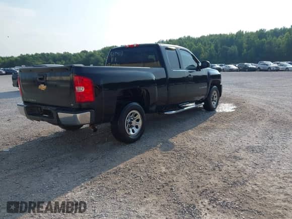 2007 Chevrolet Silverado 1500 1LT with VIN 1GCEC19C57Z507403, listed as a IAAI auction lot 42646577 with 240,835 mi miles and . Bid and sale history available at DreamBid. Image 4.