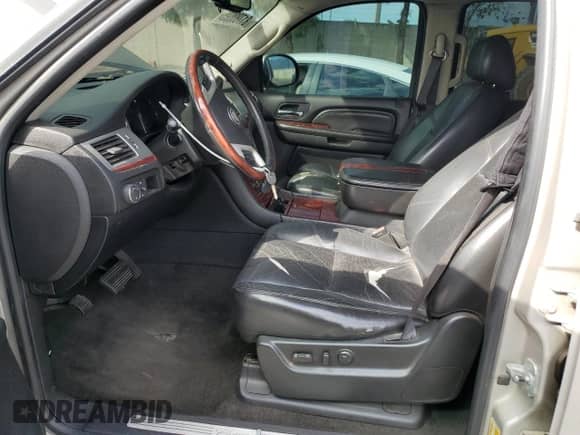 2007 Cadillac Escalade with VIN 1GYFK63887R225050, listed as a Copart auction lot 81780695 with 142,965 mi miles and Clean title. Bid and sale history available at DreamBid. Image 7.