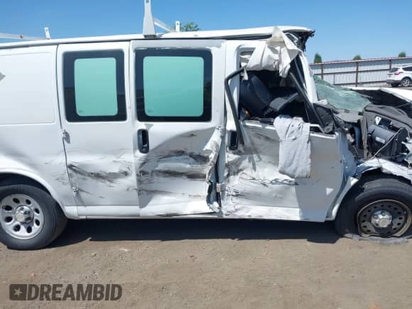 2011 Chevrolet Express Cargo с VIN 1GCSGAFX5B1177705, выставлен на аукционе IAAI как лот 39975059 с пробегом Не указан миль и . История ставок и продаж доступна на DreamBid. Изображение 13.
