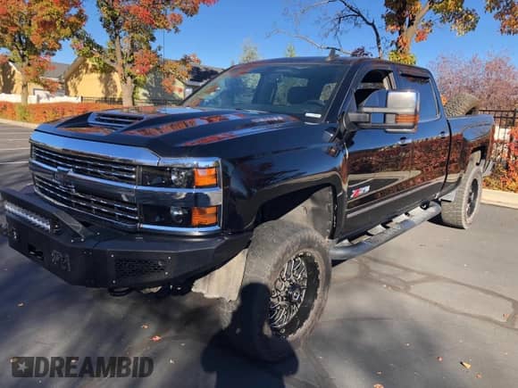 2019 Chevrolet Silverado 2500HD LTZ с VIN 1GC1KTEY8KF222381, выставлен на аукционе Copart как лот 90855965 с пробегом 66 667 миль миль и Списание • Salvage title. История ставок и продаж доступна на DreamBid. Изображение 2.