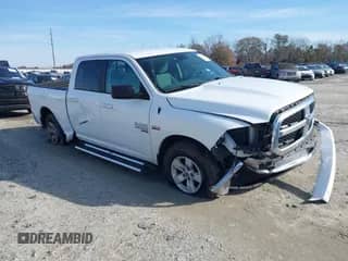 2020 Ram 1500 SLT z VIN 1C6RR6TT1LS111050, wystawiony jako IAAI lot #41465689 z przebiegiem 75 037 mil mil oraz . Historia ofert i sprzedaży dostępna na DreamBid. Obrazek 1.