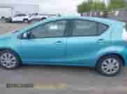 2013 Toyota Prius One z VIN JTDKDTB35D1049040, wystawiony jako IAAI lot #43130782 z przebiegiem 96 170 mil mil oraz . Historia ofert i sprzedaży dostępna na DreamBid. Obrazek 14.