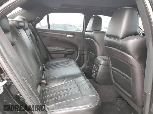 2013 Chrysler 300 S z VIN 2C3CCAGT4DH529368, wystawiony jako Copart lot #78245284 z przebiegiem 149 850 mil mil oraz Szkoda całkowita • Salvage title. Historia ofert i sprzedaży dostępna na DreamBid. Obrazek 10.