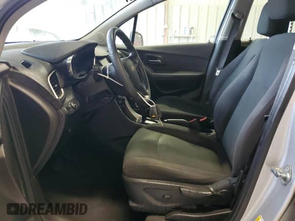 2017 Chevrolet Trax LS with VIN 3GNCJNSB4HL287970, listed as a Copart auction lot 82237185 with 80,338 mi miles and Clean title. Bid and sale history available at DreamBid. Image 7.