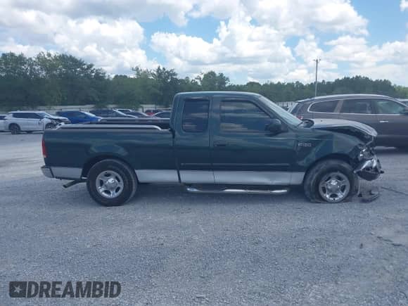 2001 Ford F-150 XL с VIN 1FTZX17291NB54615, выставлен на аукционе IAAI как лот 42661176 с пробегом 265 836 миль миль и . История ставок и продаж доступна на DreamBid. Изображение 14.