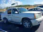 2002 Cadillac Escalade EXT with VIN 3GYEK63N32G288941, listed as a IAAI auction lot 43235158 with 295,475 mi miles and . Bid and sale history available at DreamBid. Image 14.