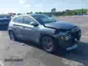 2021 Hyundai Kona SE z VIN KM8K12AA6MU705288, wystawiony jako IAAI lot #39764414 z przebiegiem 75 528 mil mil oraz . Historia ofert i sprzedaży dostępna na DreamBid. Obrazek 1.