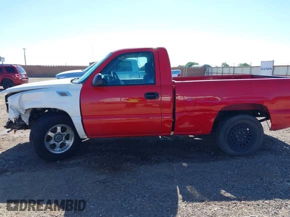 2006 Chevrolet Silverado 1500 Work Truck z VIN 3GCEC14X36G274453, wystawiony jako IAAI lot #42243844 z przebiegiem 177 561 mil mil oraz . Historia ofert i sprzedaży dostępna na DreamBid. Obrazek 15.