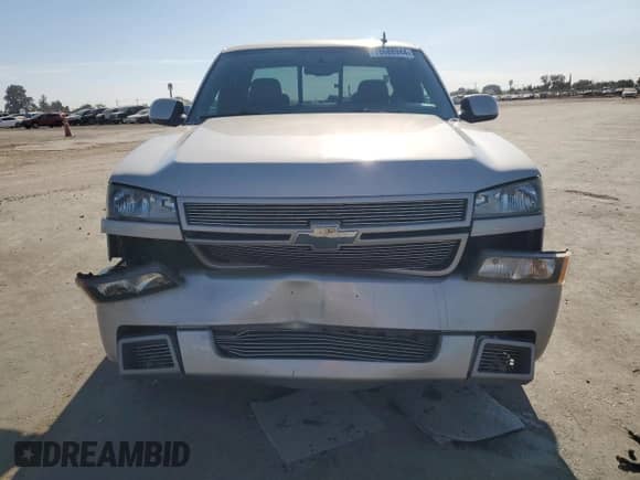 2006 Chevrolet Silverado SS с VIN 2GCEC19N761204227, выставлен на аукционе Copart как лот 78688944 с пробегом 92 400 миль миль и Списание • Salvage title. История ставок и продаж доступна на DreamBid. Изображение 5.