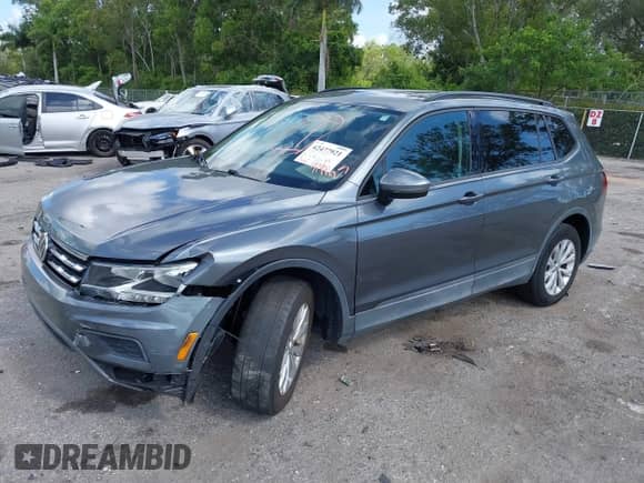 2019 Volkswagen Tiguan S с VIN 3VV1B7AXXKM140285, выставлен на аукционе IAAI как лот 42477921 с пробегом 64 635 миль миль и . История ставок и продаж доступна на DreamBid. Изображение 2.