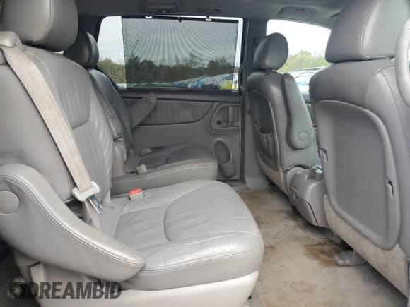 2005 Toyota Sienna XLE z VIN 5TDZA22C05S290414, wystawiony jako Copart lot #86851595 z przebiegiem 278 631 mil mil oraz Czysty tytuł • Clean title. Historia ofert i sprzedaży dostępna na DreamBid. Obrazek 11.