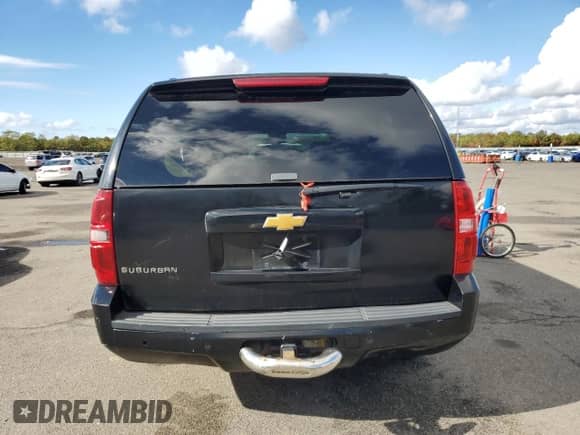 2014 Chevrolet Suburban LT с VIN 1GNSKJE77ER110021, выставлен на аукционе Copart как лот 82600855 с пробегом 220 769 миль миль и Чистый • Clean title. История ставок и продаж доступна на DreamBid. Изображение 6.