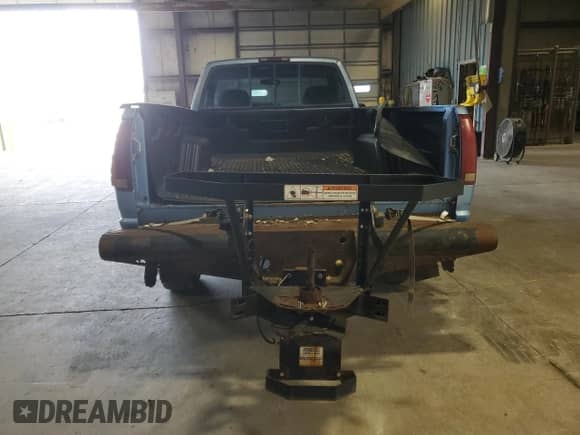 1996 Chevrolet Silverado 2500 с VIN 1GCGK24R1TZ130527, выставлен на аукционе Copart как лот 67178235 с пробегом 212 037 миль миль и Списание • Salvage title. История ставок и продаж доступна на DreamBid. Изображение 6.