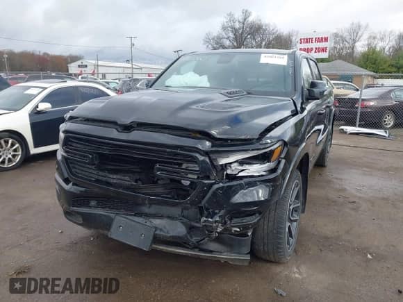 2019 Ram 1500 Laramie z VIN 1C6SRFJTXKN589601, wystawiony jako IAAI lot #42061260 z przebiegiem 109 901 mil mil oraz . Historia ofert i sprzedaży dostępna na DreamBid. Obrazek 6.