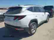 2024 Hyundai Tucson SEL z VIN 5NMJB3DE8RH316975, wystawiony jako IAAI lot #43422280 z przebiegiem 58 249 mil mil oraz . Historia ofert i sprzedaży dostępna na DreamBid. Obrazek 4.